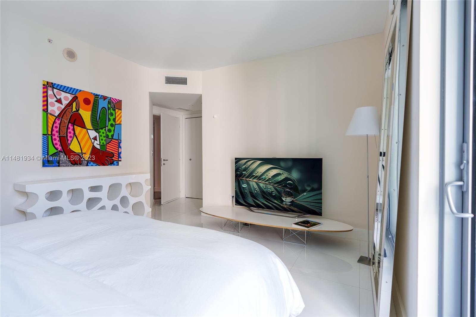 GROVENOR HOUSE CONDO - Residential
