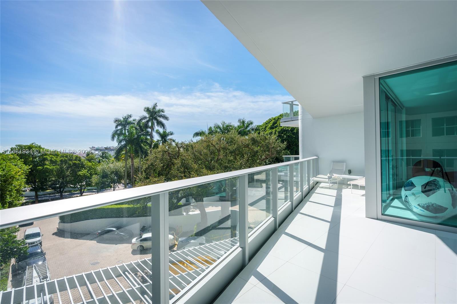 GROVENOR HOUSE CONDO - Residential