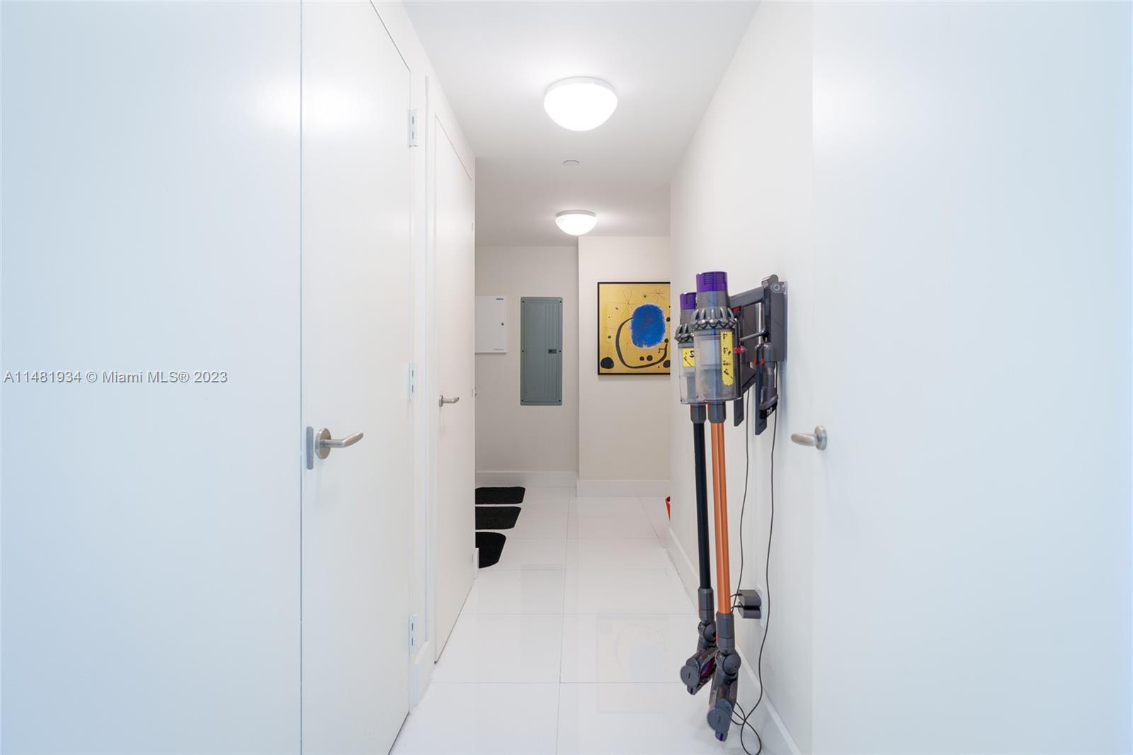 GROVENOR HOUSE CONDO - Residential