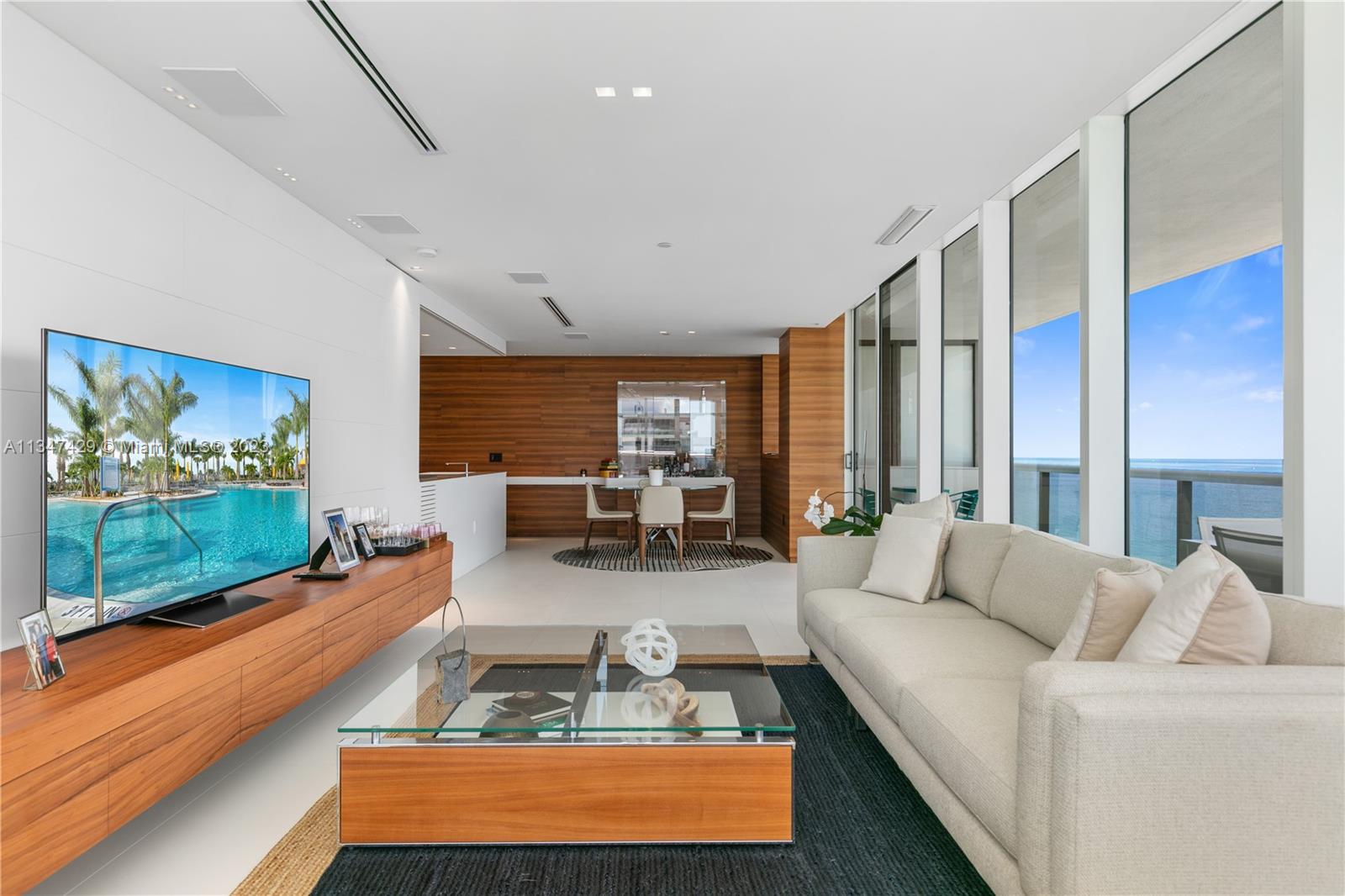 MEI CONDO - Residential