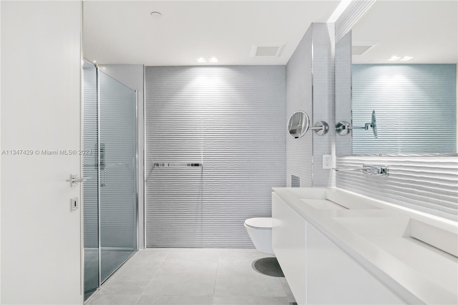 MEI CONDO - Residential