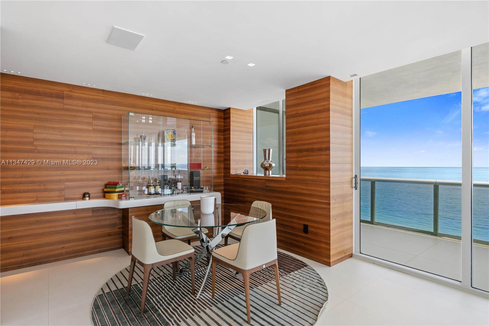 MEI CONDO - Residential