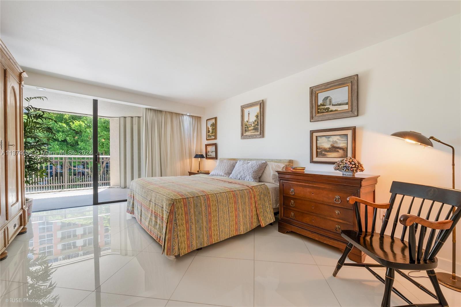 YACHT HARBOUR CONDO - Residential