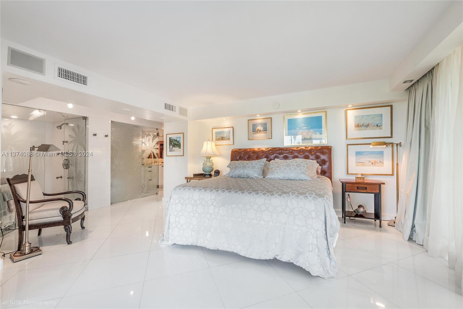 YACHT HARBOUR CONDO - Residential