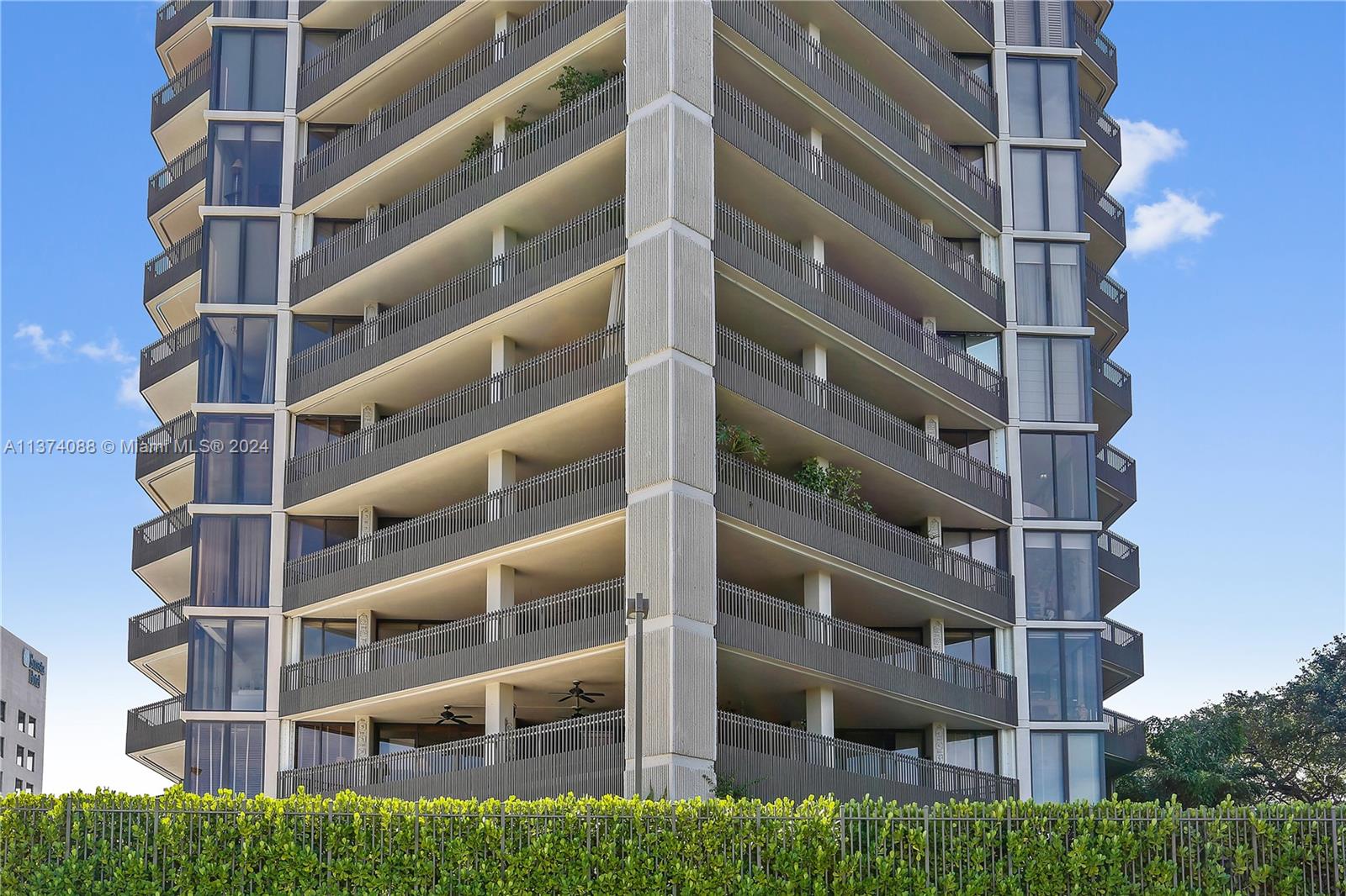 YACHT HARBOUR CONDO - Residential