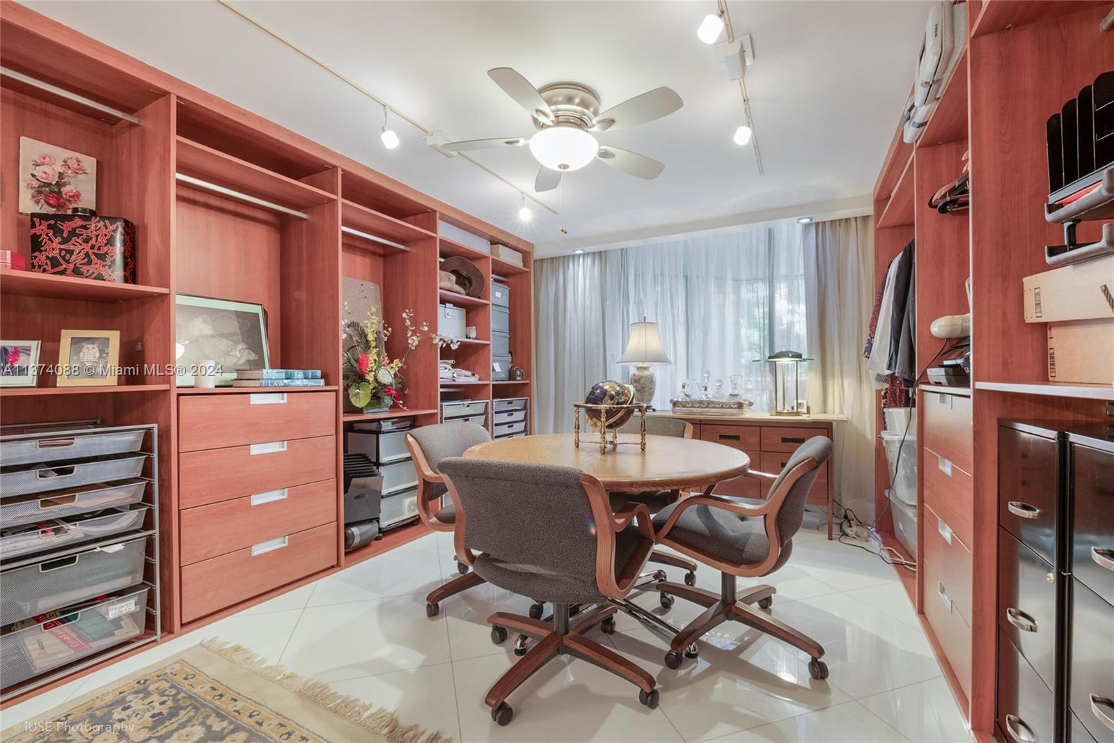 YACHT HARBOUR CONDO - Residential