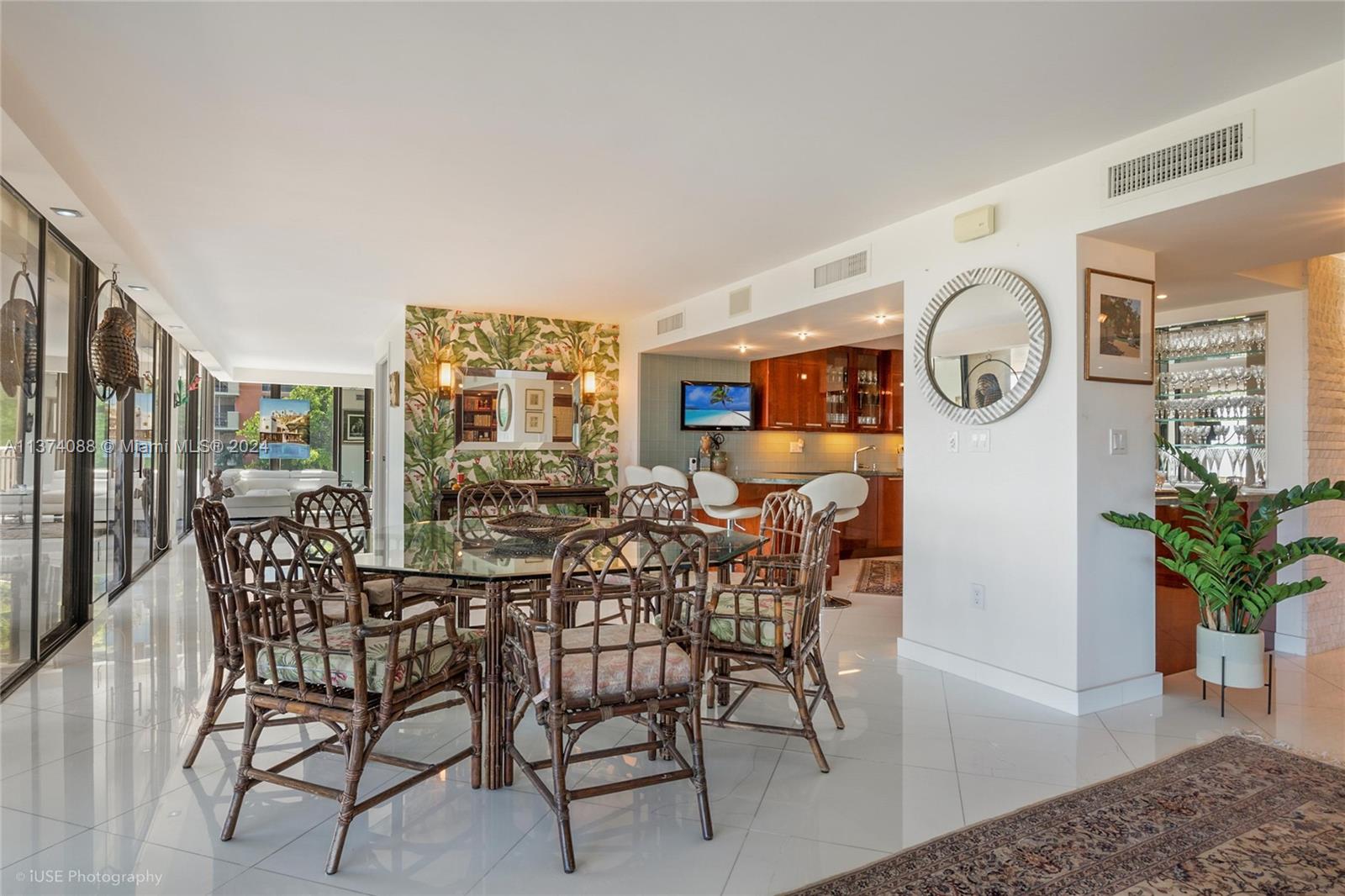 YACHT HARBOUR CONDO - Residential