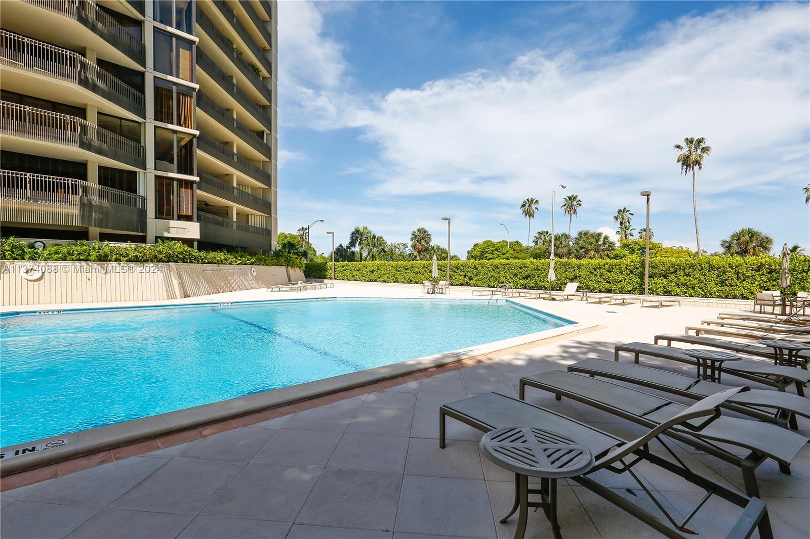 YACHT HARBOUR CONDO - Residential