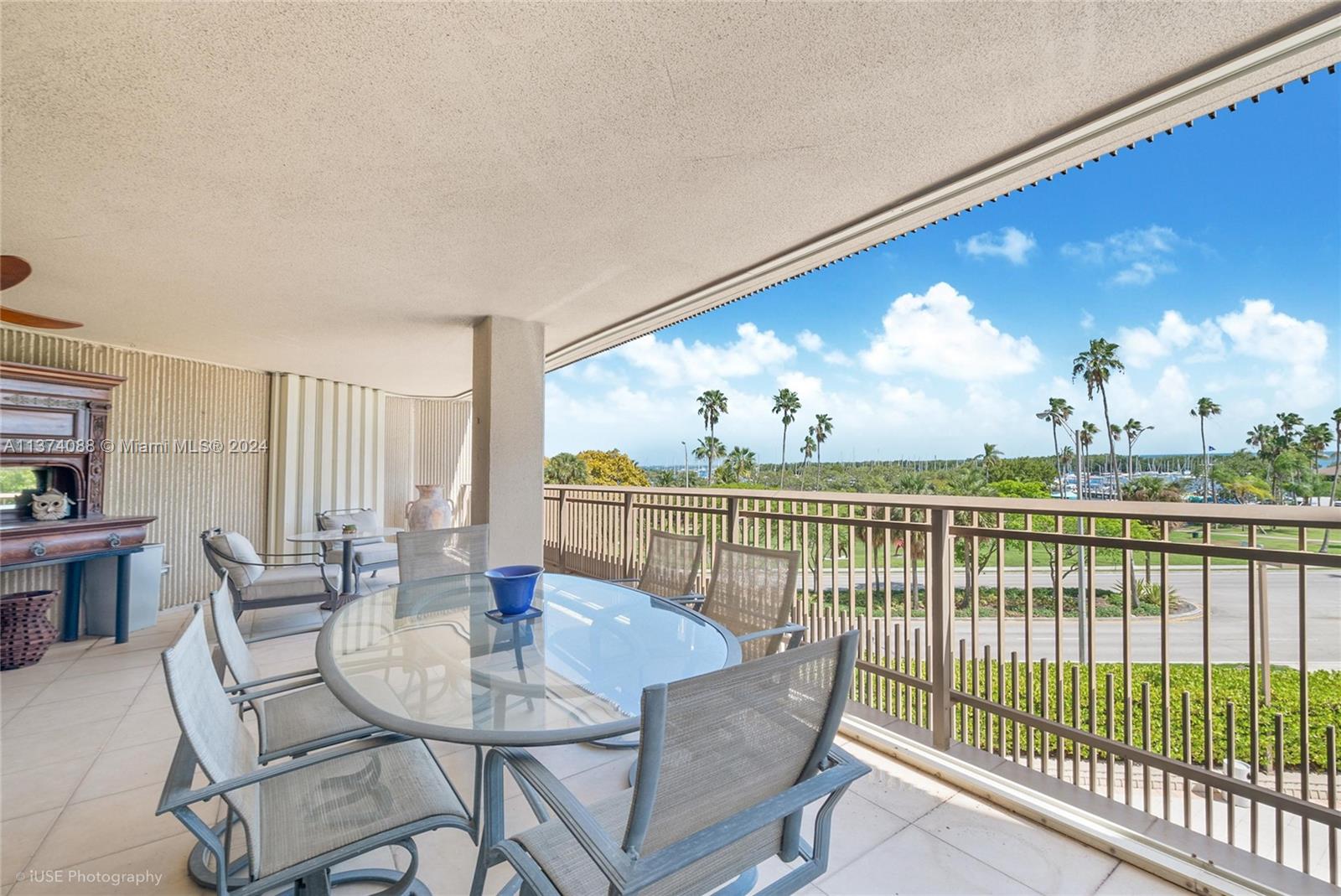 YACHT HARBOUR CONDO - Residential