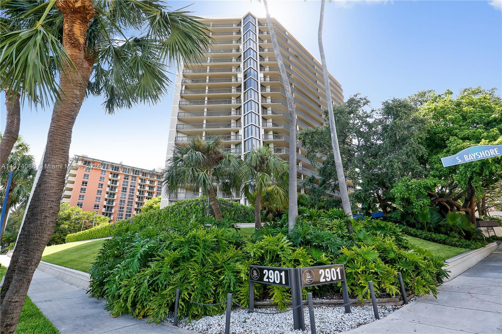 YACHT HARBOUR CONDO - Residential