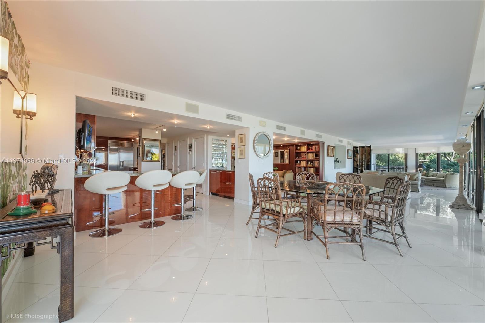 YACHT HARBOUR CONDO - Residential