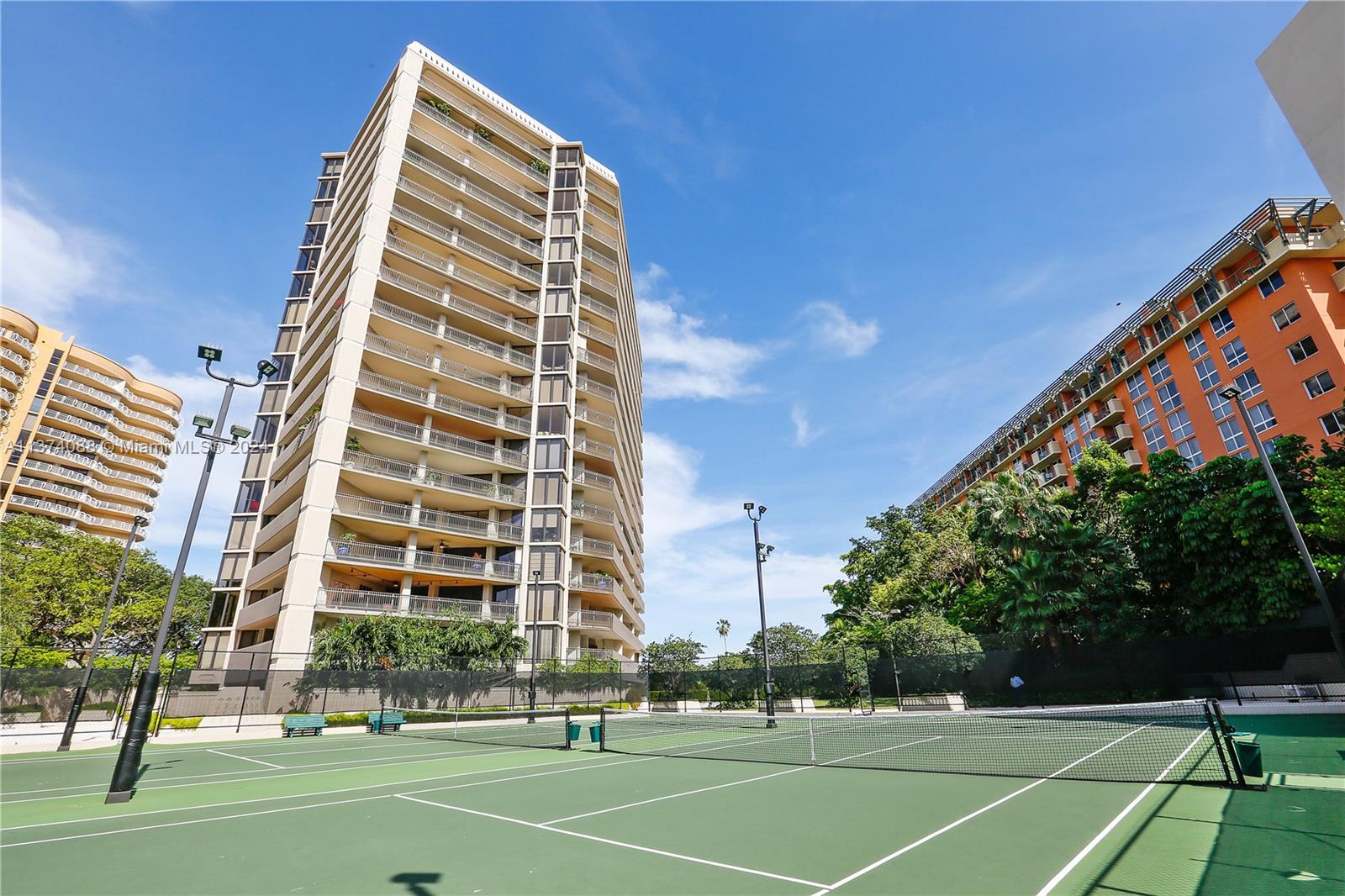 YACHT HARBOUR CONDO - Residential