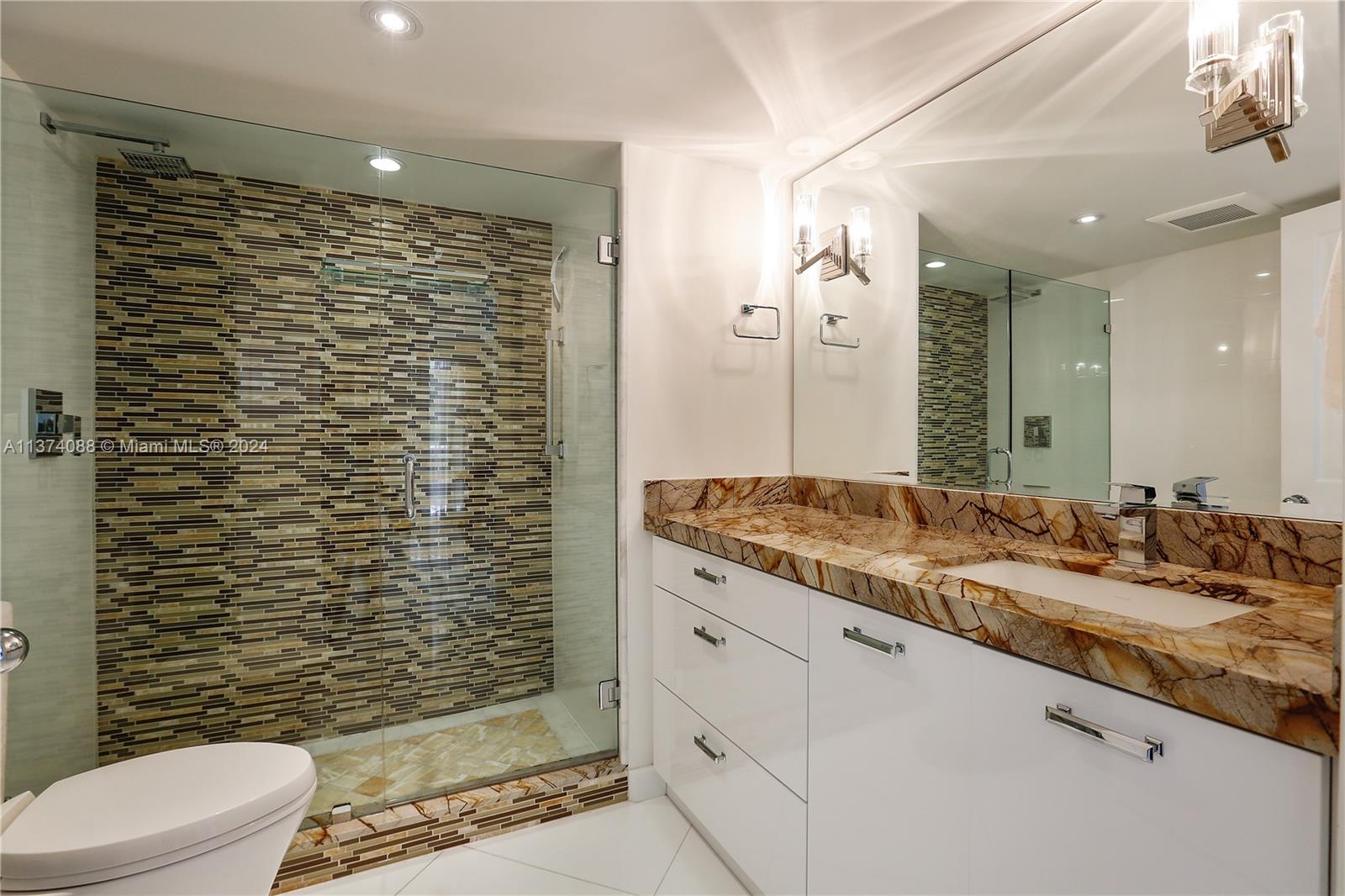 YACHT HARBOUR CONDO - Residential