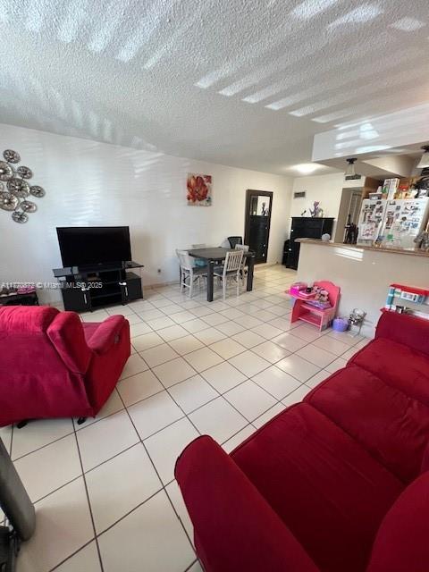 NO BAY WHITE HOUSE NO 2 C - Residential