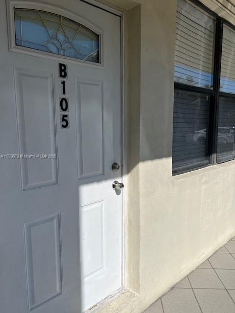 NO BAY WHITE HOUSE NO 2 C - Residential