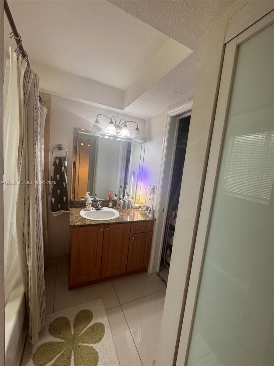 PARADISE AT DADELAND COND - Residential