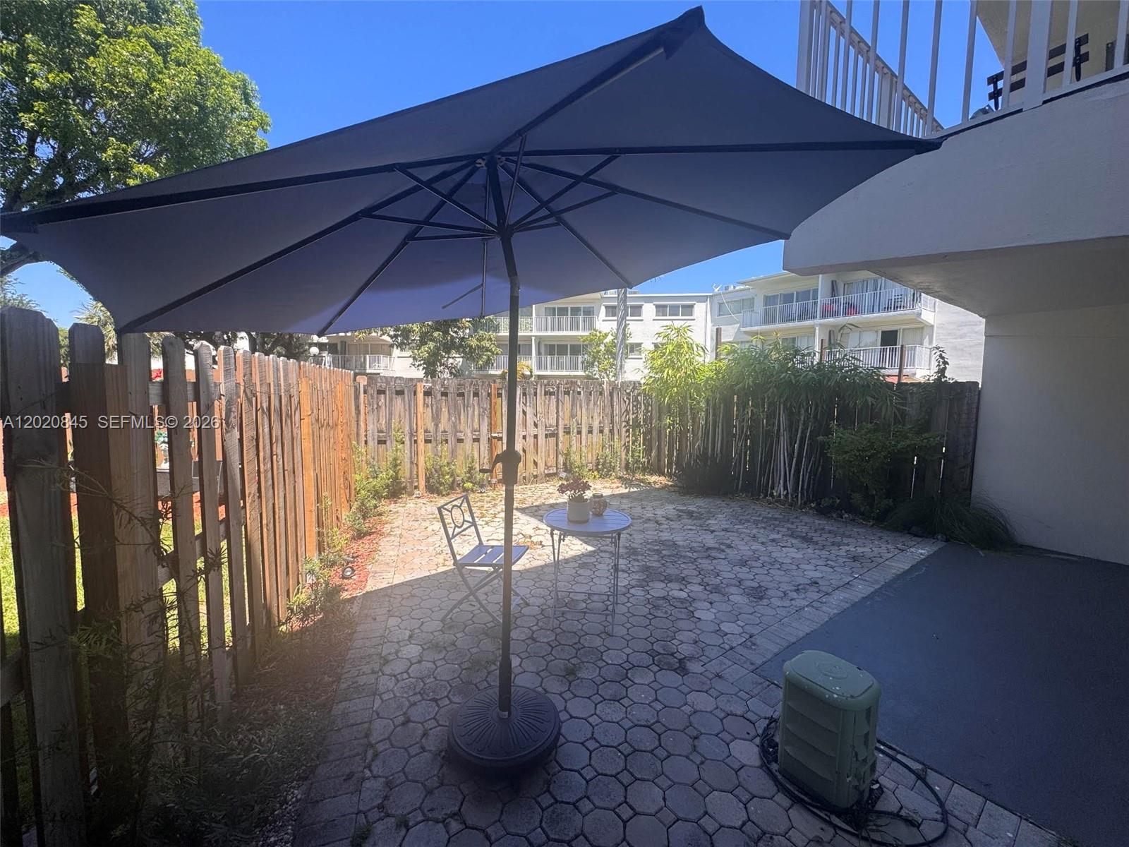 PARADISE AT DADELAND COND - Residential