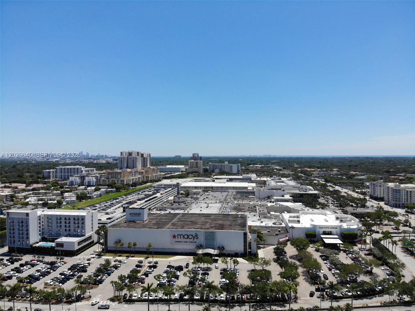 PARADISE AT DADELAND COND - Residential