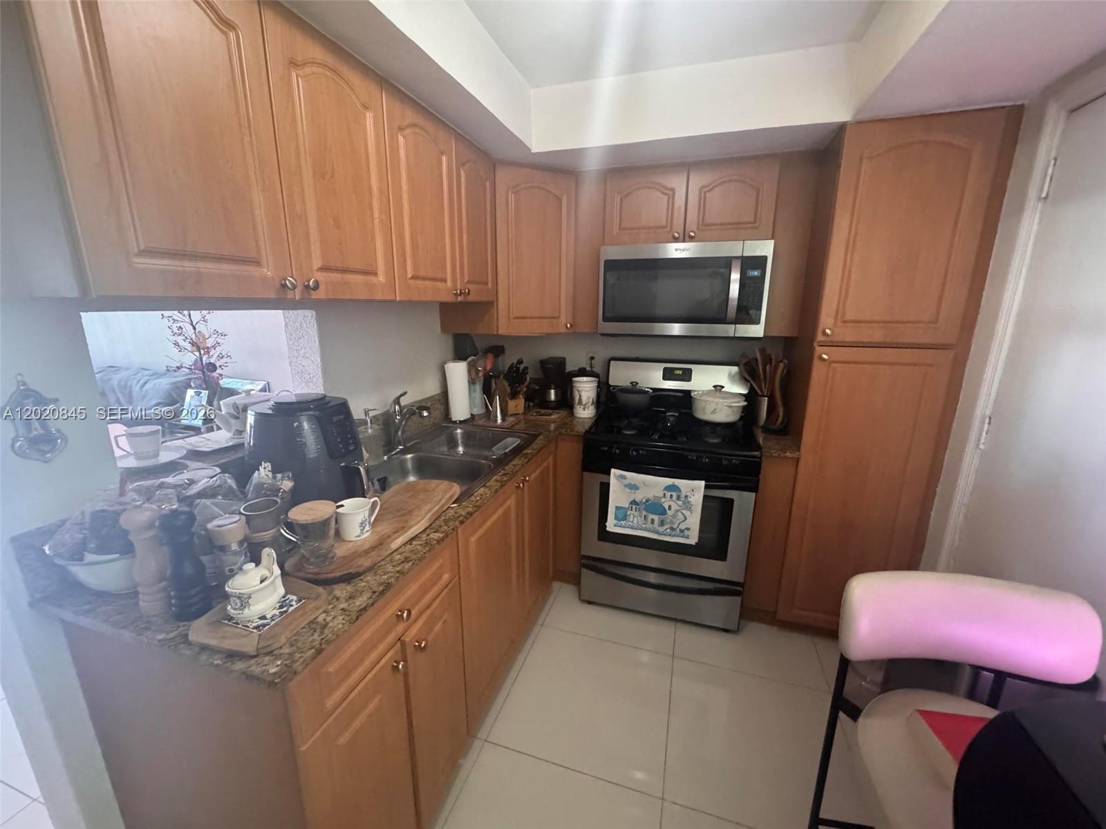 PARADISE AT DADELAND COND - Residential