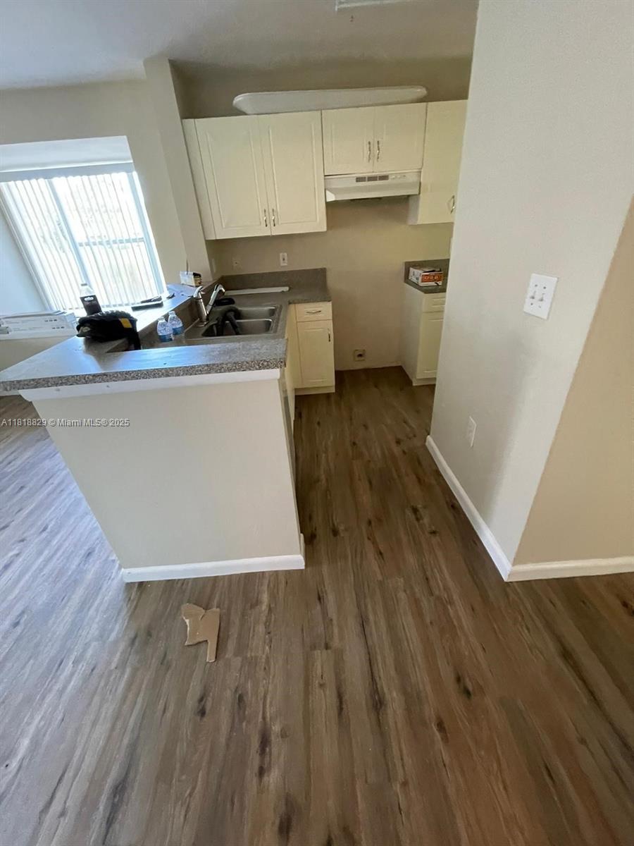 PALM LAKE CONDO - Residential Lease