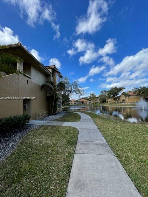 2 bed 2 bath Condo conveniently located just walking distance to all amenities, surrounded by lake views. Asking First Month, Security Deposit, and Last Month. 2 assigned parking spots, Water, and Trash are included.