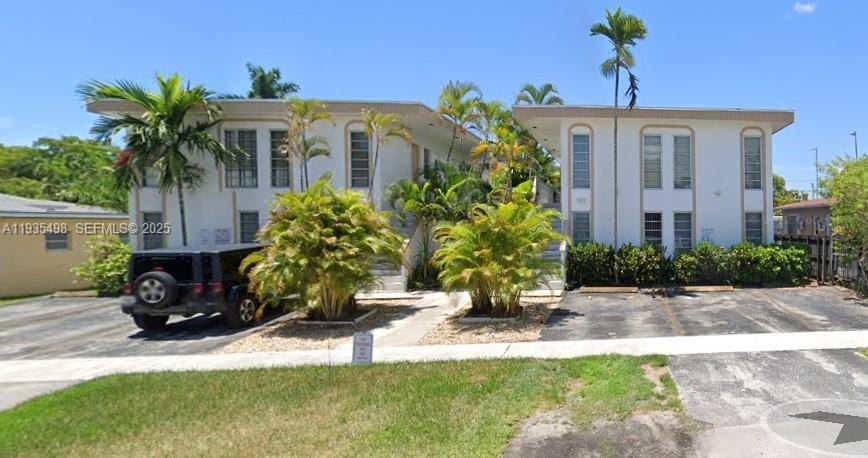 HOLLYWOOD HOMESITES REV P - Residential Lease