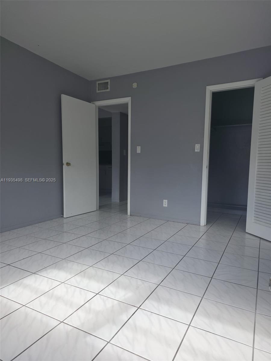 HOLLYWOOD HOMESITES REV P - Residential Lease