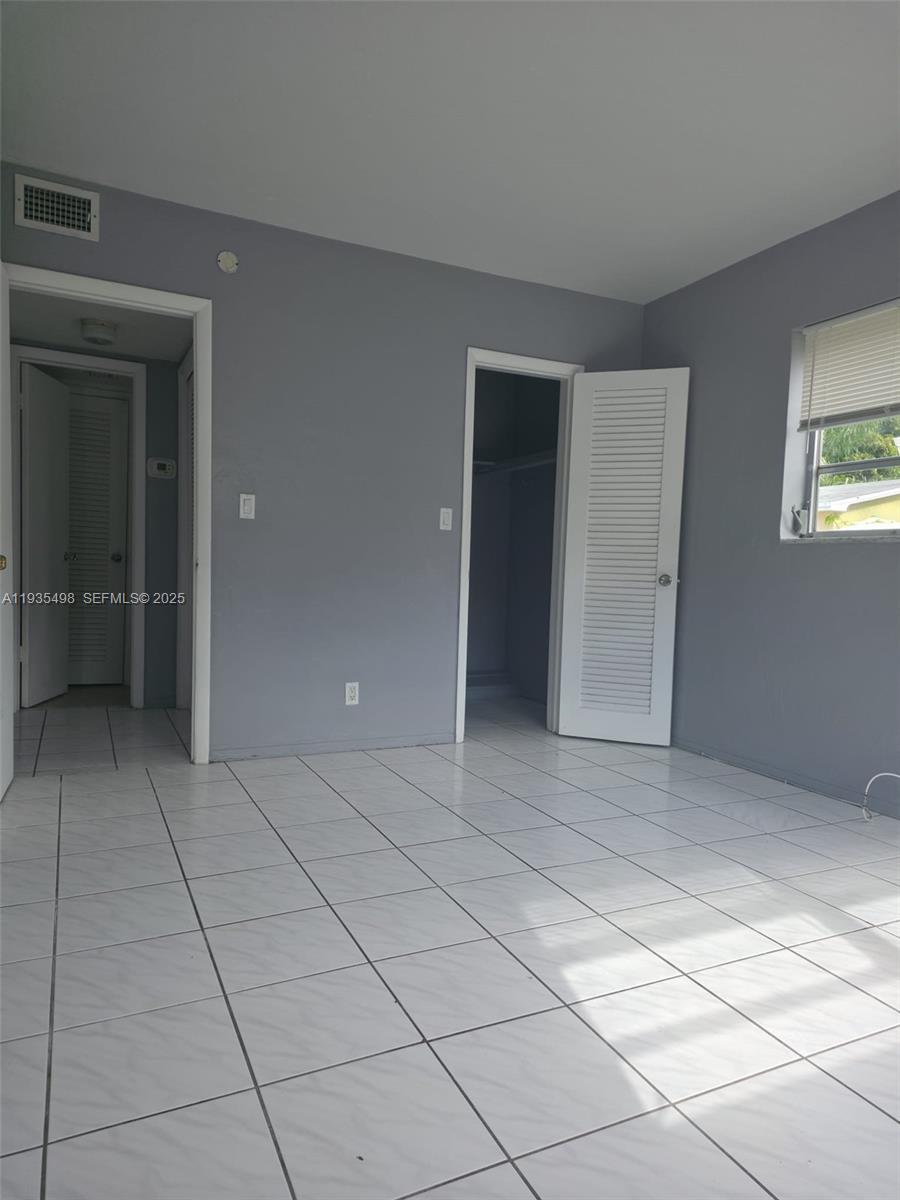 HOLLYWOOD HOMESITES REV P - Residential Lease