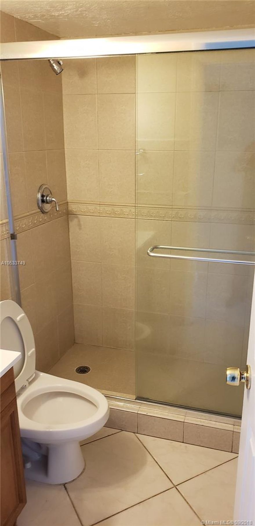 BEAUTIFUL 2 BEDROOM 2 BATH CONDO WITH CENTRAL AC, ALL TILE FLOOR FRESHLY PAINTED.