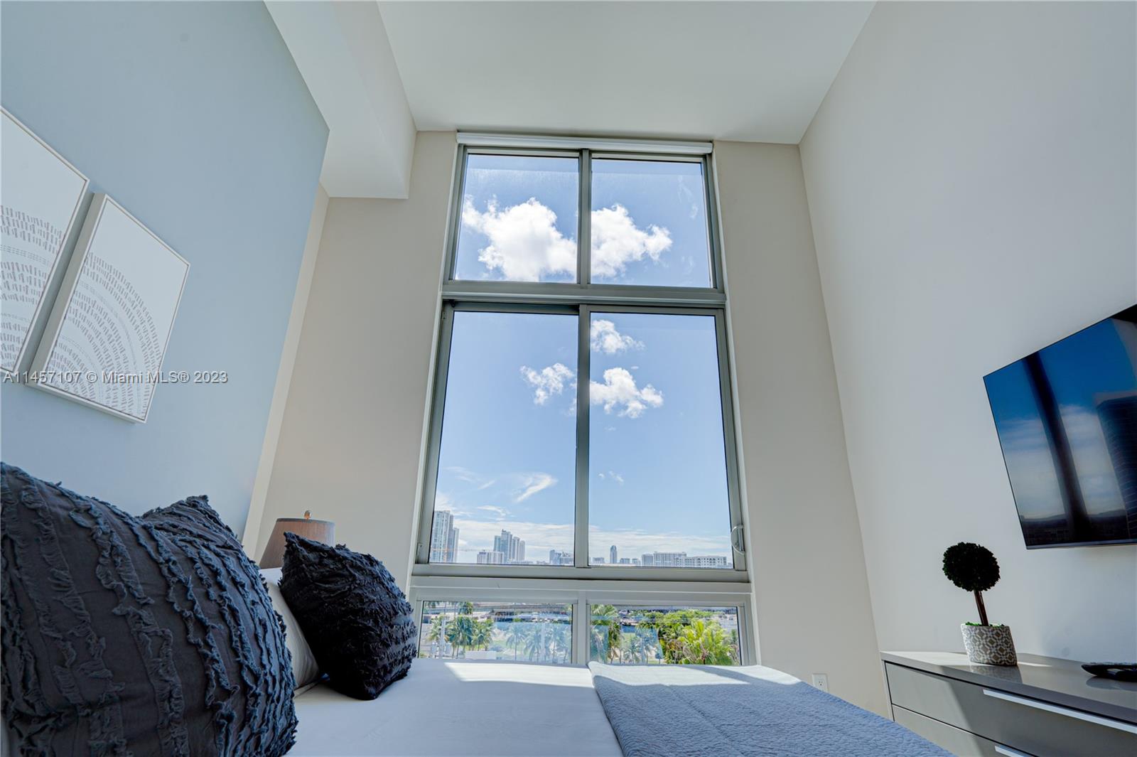 QUADRO CONDO - Residential