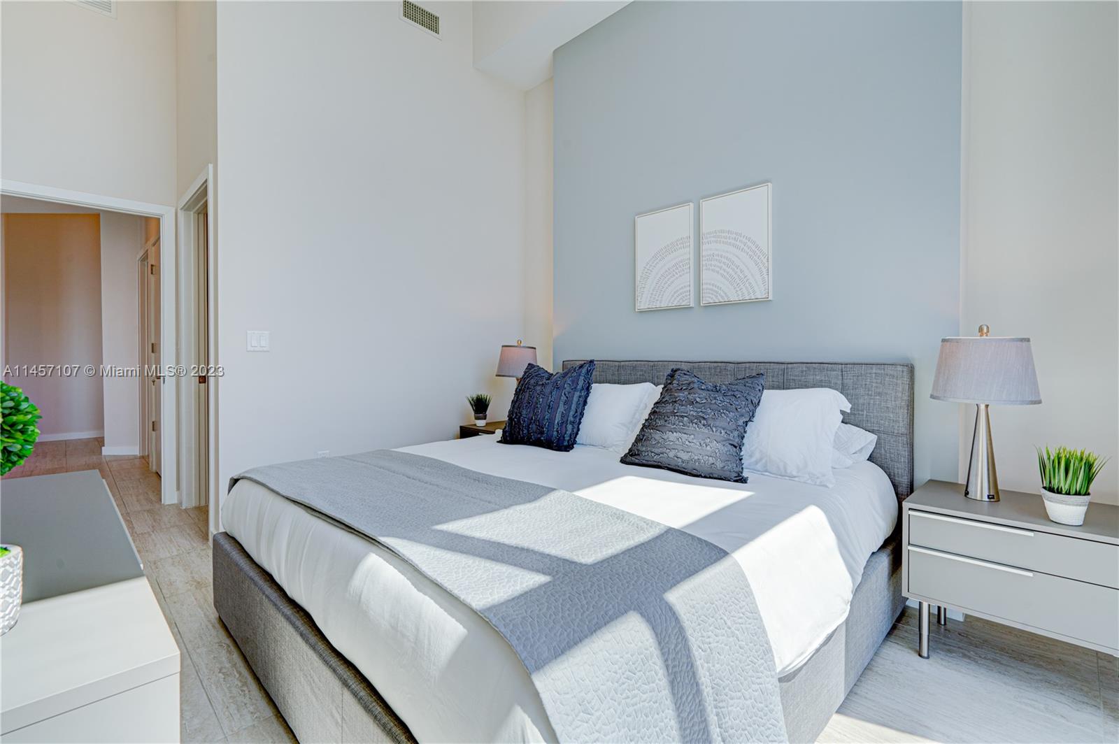 QUADRO CONDO - Residential