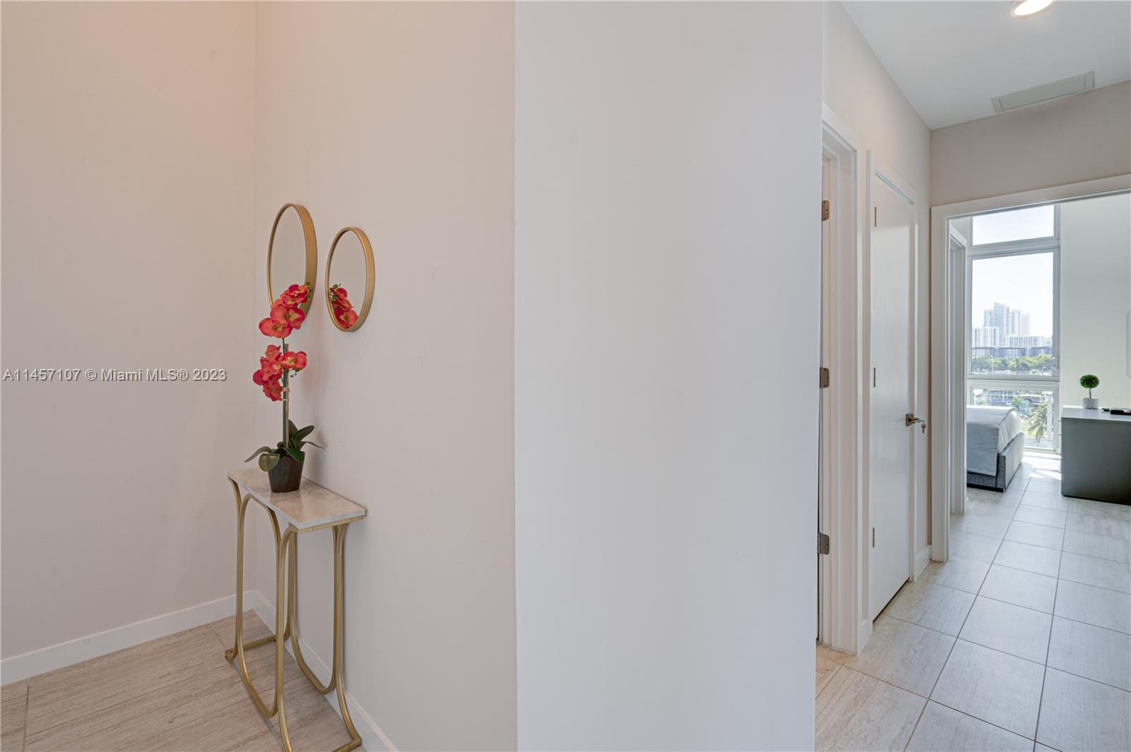 QUADRO CONDO - Residential