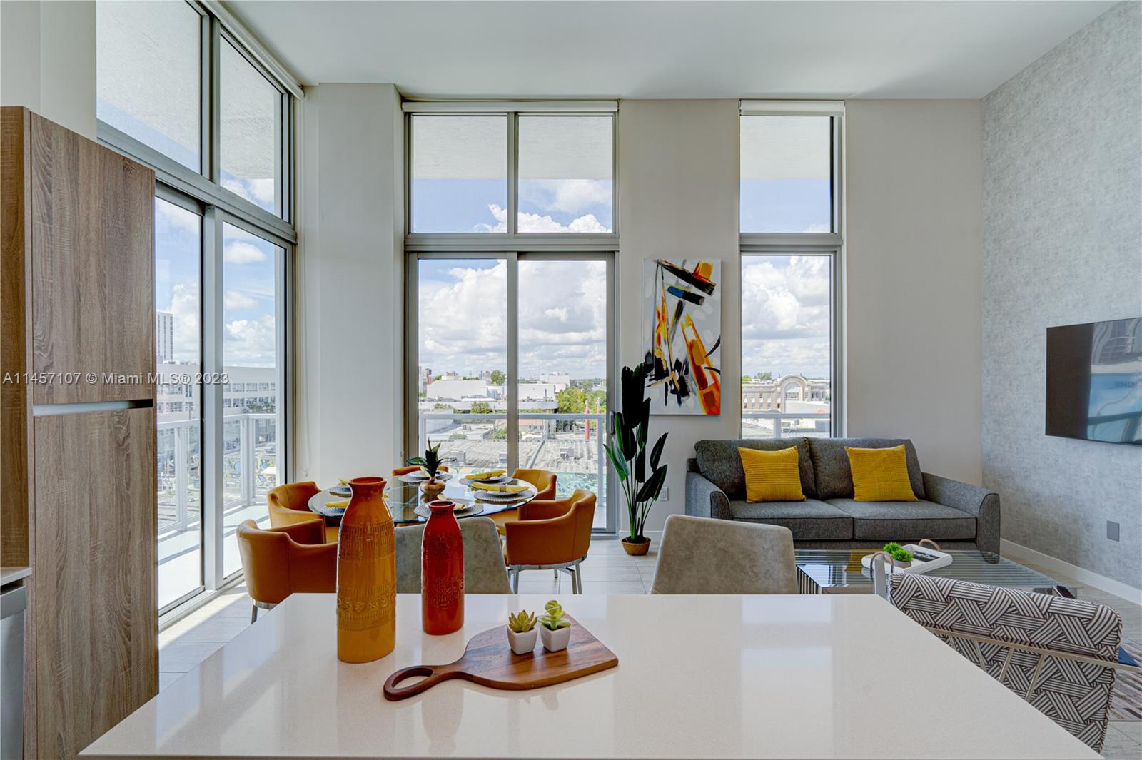 QUADRO CONDO - Residential