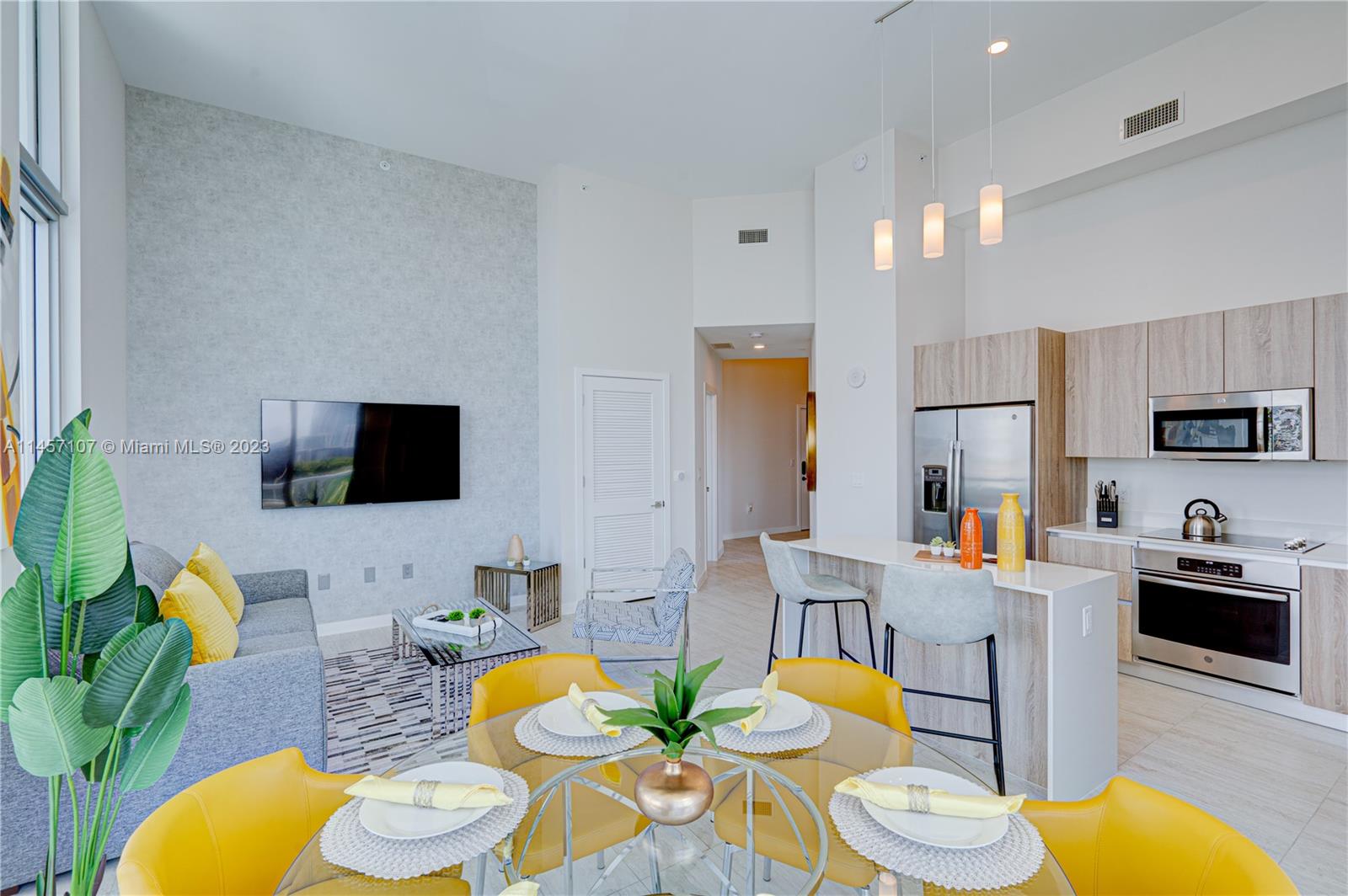 QUADRO CONDO - Residential
