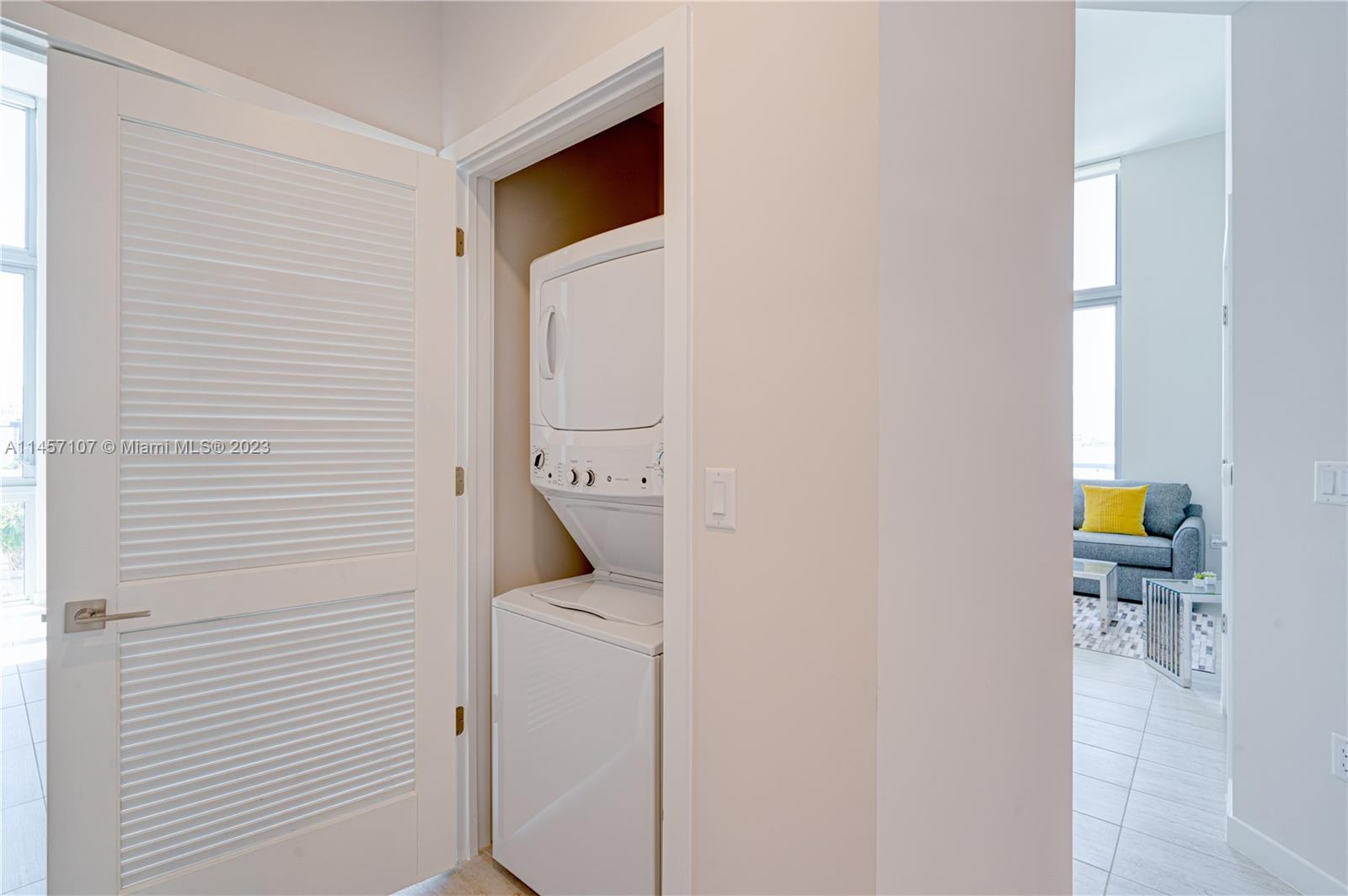 QUADRO CONDO - Residential