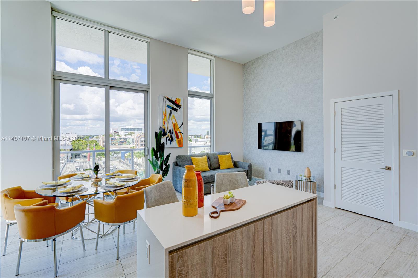 QUADRO CONDO - Residential