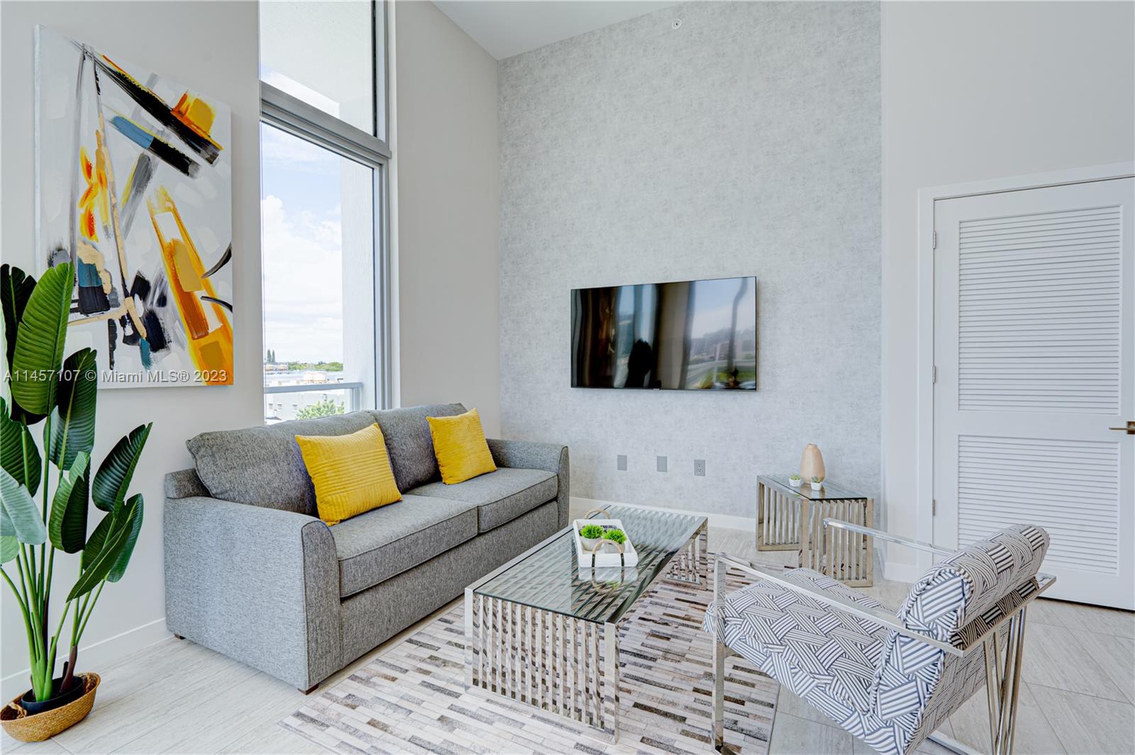 QUADRO CONDO - Residential