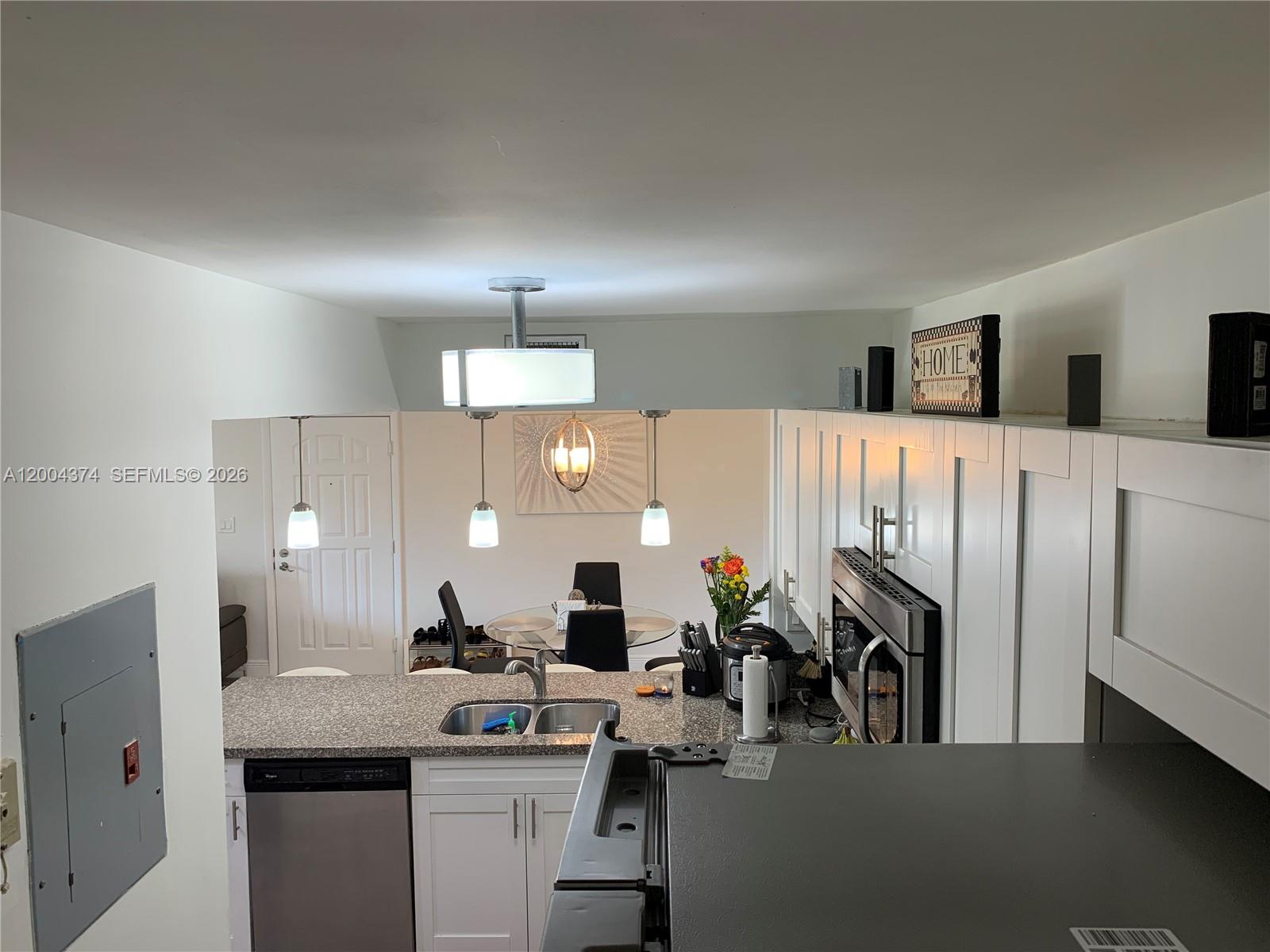 LE CLUB AT OLD CUTLER CON - Residential Lease