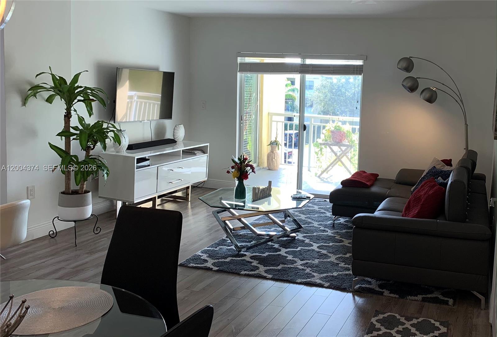 LE CLUB AT OLD CUTLER CON - Residential Lease