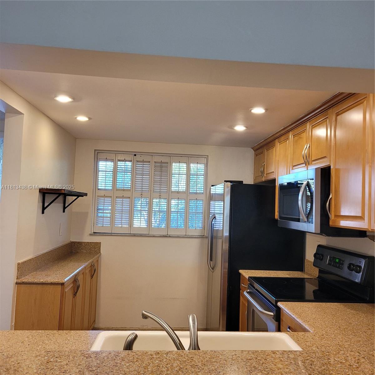 1811 Sabal Palm Dr 306