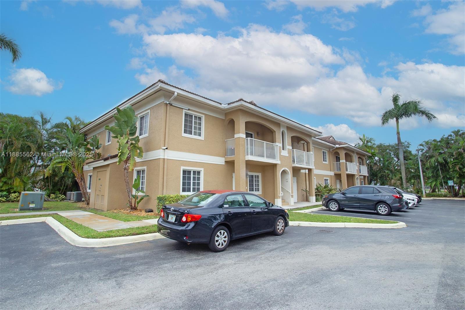 WASHINGTON PALMS CONDO - Residential