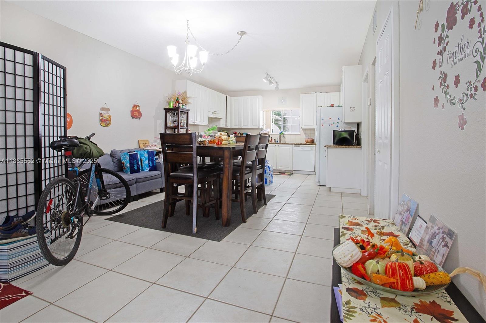 WASHINGTON PALMS CONDO - Residential