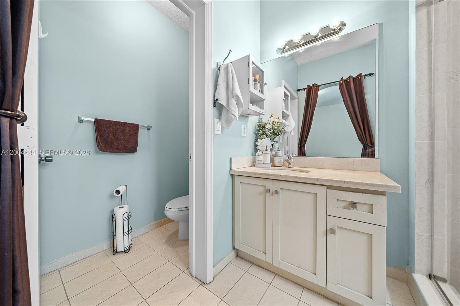 VILLAS AT HARBOR ISLES CO - Residential