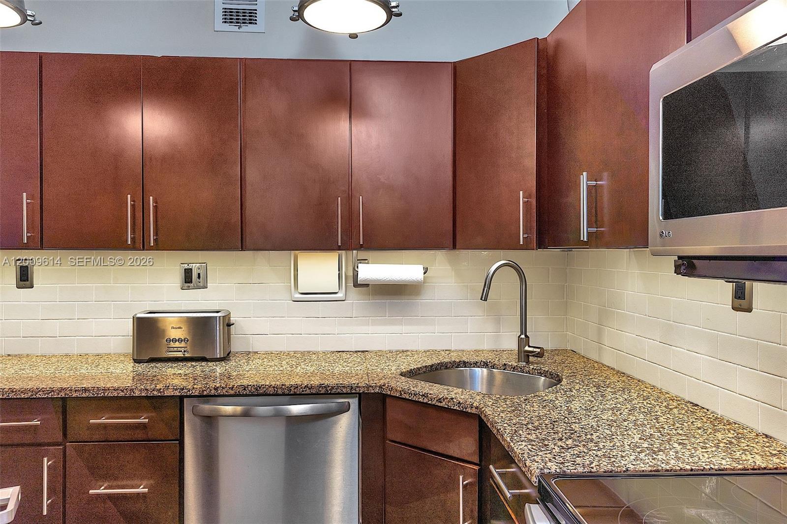 MIRADOR 1200 CONDO - Residential