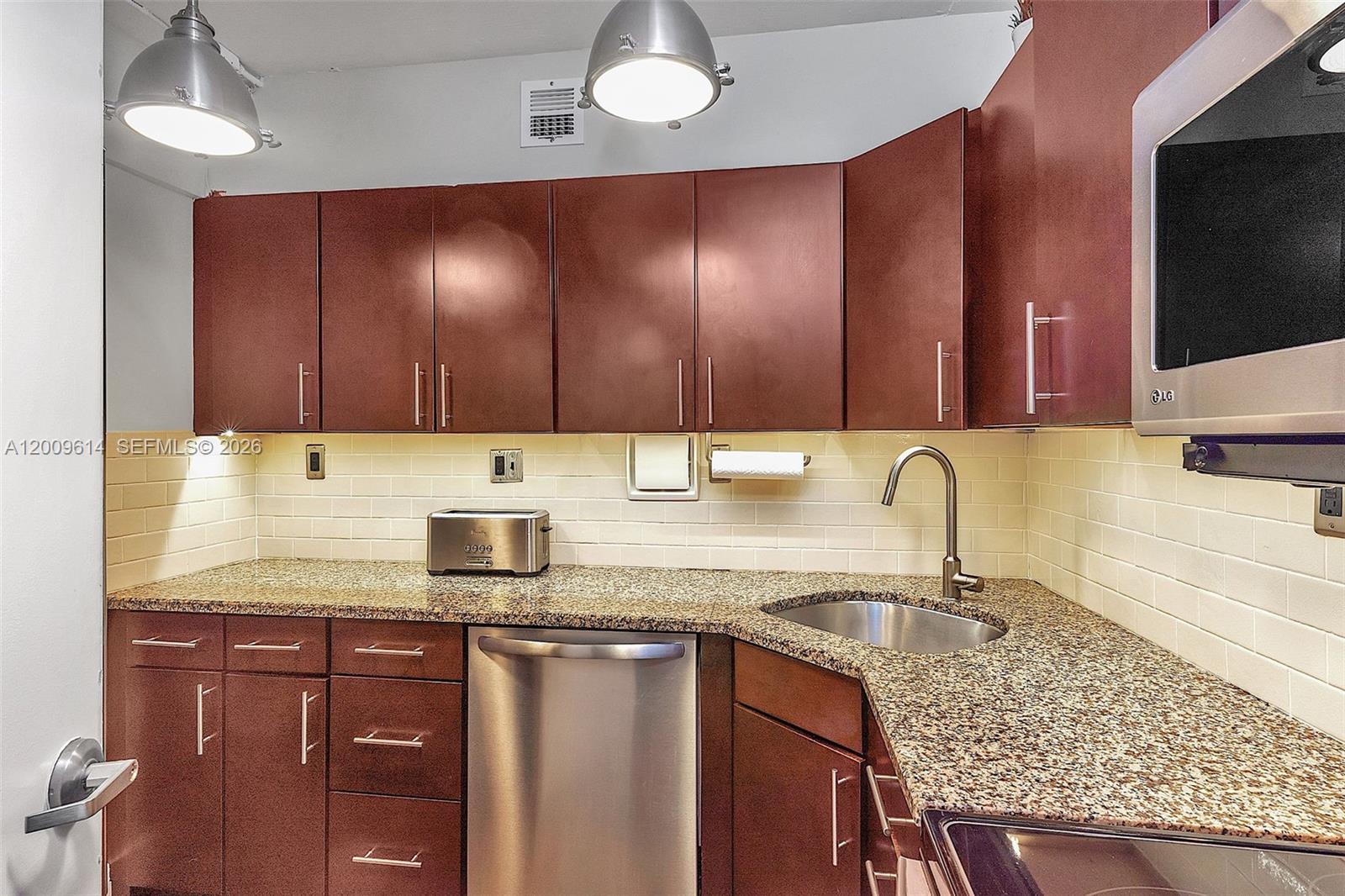 MIRADOR 1200 CONDO - Residential