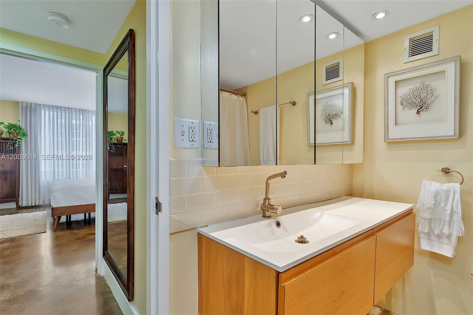 MIRADOR 1200 CONDO - Residential