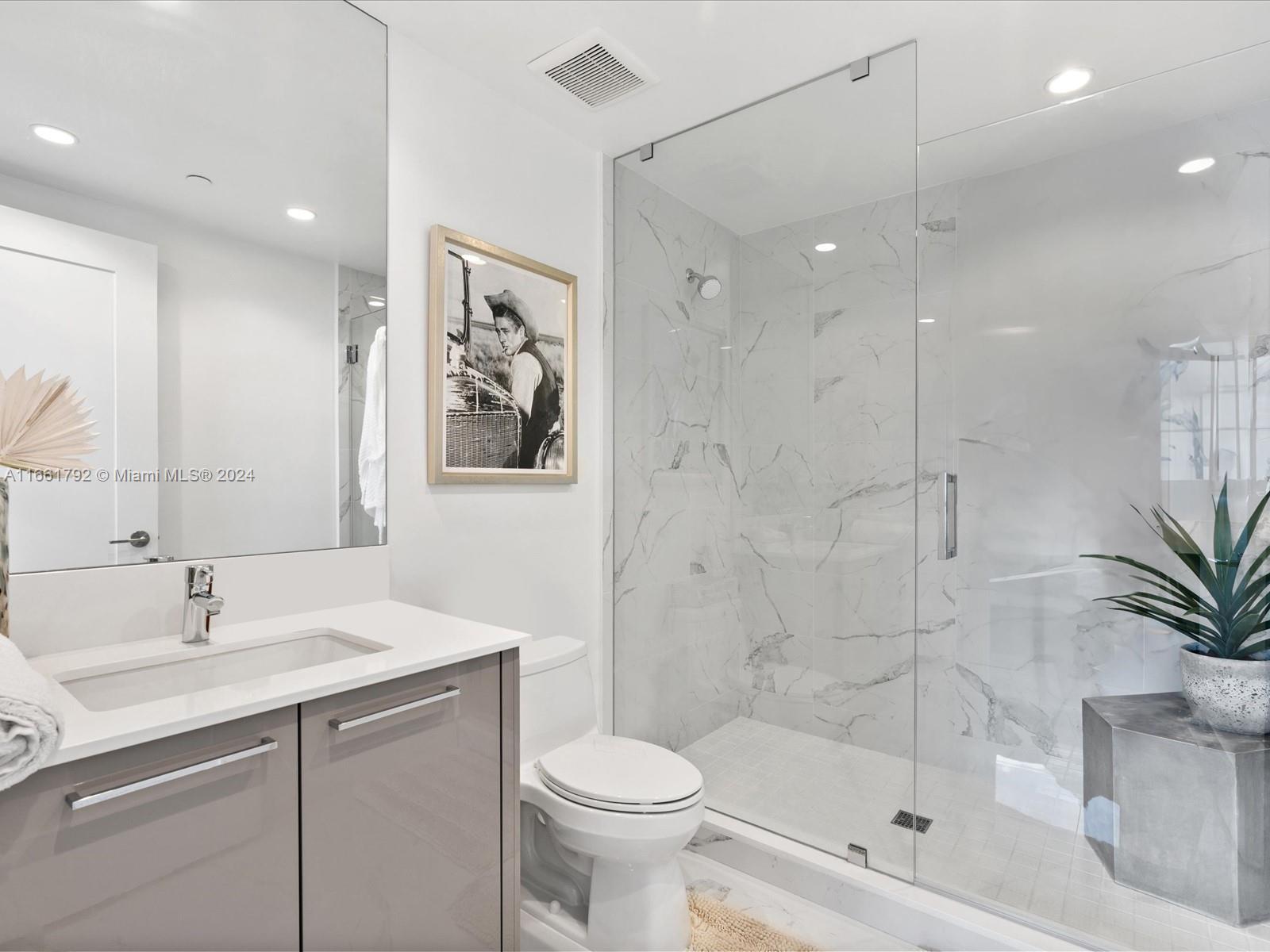 100 LAS OLAS CONDO - Residential