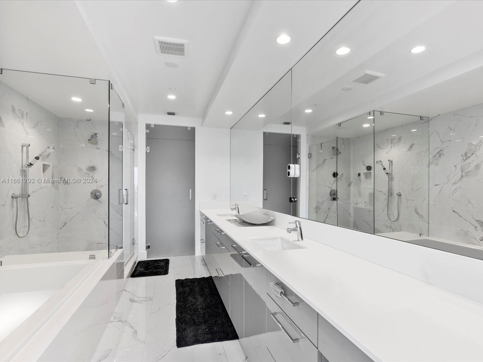 100 LAS OLAS CONDO - Residential