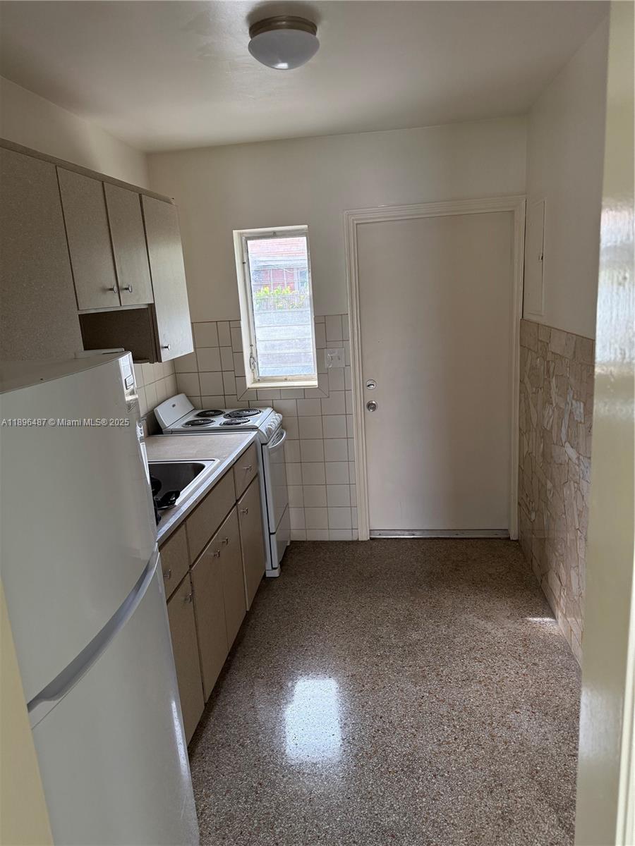 WAVERLY PLACE - Residential Lease