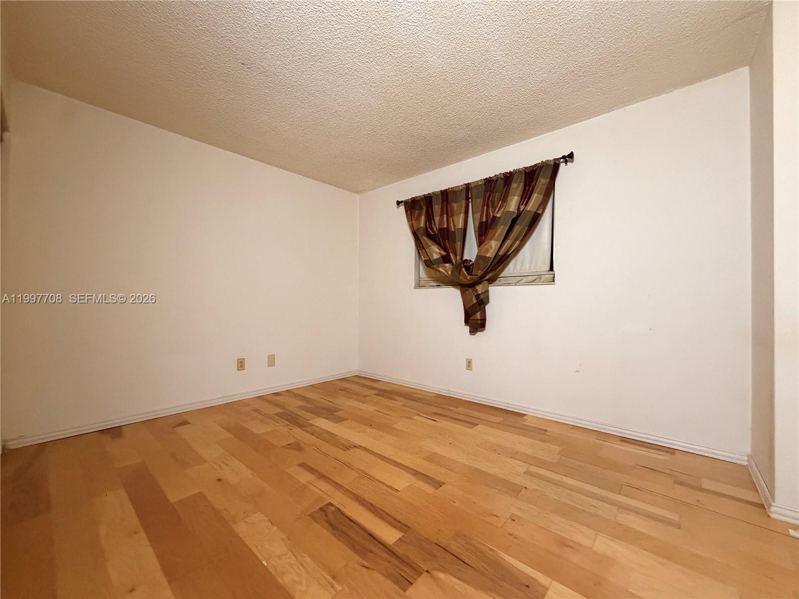 COUNTRY LANE CONDO #1 - Residential